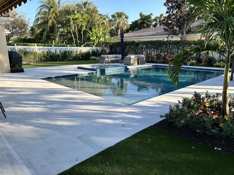 Pet-friendly synthetic turf